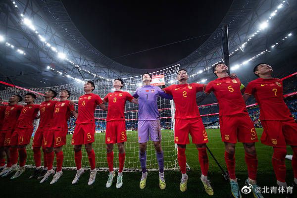 亚洲精品久久区二区三区蜜桃臀