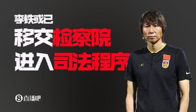 男人扒开美女内裤摸到爽