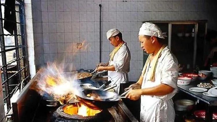 成人午夜毛片